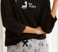 detail čierneho dámskeho pyžama Ida 2581 Taro so zebrou, s dlhým rukávom