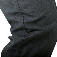 detail kolena na tehotenských softshellových nohaviciach Livia Jožánek