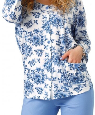 detail modrého dámskeho pyžama Gloria 1113 M-Max s gombíkmi, vreckami